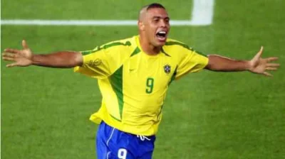 yourij - > jak Ronaldinho

@monteskjusz

Coś ci się pomyliło, to jest Ronaldinho