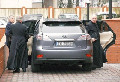 yolantarutowicz - Będziecie mieli okazję zobaczyć 5 pełnych parkingów Lexusów. 

Po...