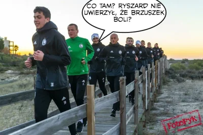 JihadiJohn - Biedny Pazdek... 
#pilkanozna #ekstraklasa 
#legia