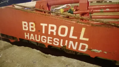 kubapolice - Na morzu też można znaleźć trolla:



#troll #morze #statkiboners #state...