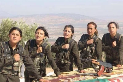 stahs - Kurdyjskie żołnierki(?) przysięgają walczyć z ISIS. Taka ciekawostka.

#islam...
