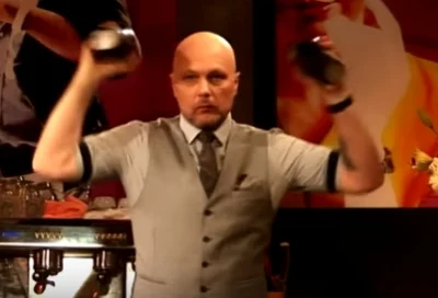 j.....y - Barman skradł całe "show" ( ͡° ͜ʖ ͡°)