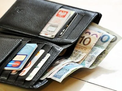 bgjm - Pytanie do #niebieskiepaski 
Czy nosisz kasę w portfelu, czy luzem w kieszeni...