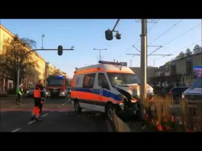 J.....I - #gdansk powód paraliżu - wypadek karetki Ministerstwa Spraw Wewnętrznych
