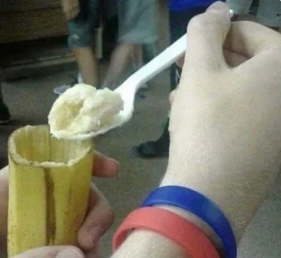 mynameisbob - jak jeść banana #nohomo style

#banan #protip #heheszki