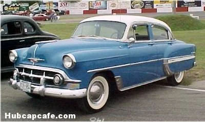 Aerodeckvv - @kendi: Moim zdaniem to chevrolet bel air 1953 (chromowana listwa na prz...