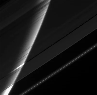 s.....w - Lśniący lodowy welon Saturna
#kosmos #cassini #saturn #dobranoc