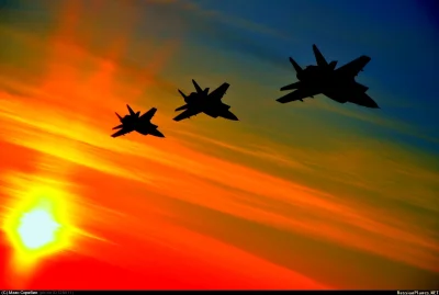 Mekki - I znowu trzy MiGusie na tapetkę.

#aircraftboners #lotnictwo #czerwonastronam...