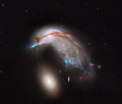 s.....w - Galaktyka spiralna Morświn (NGC 2936) widziana przez teleskop kosmiczny Hub...