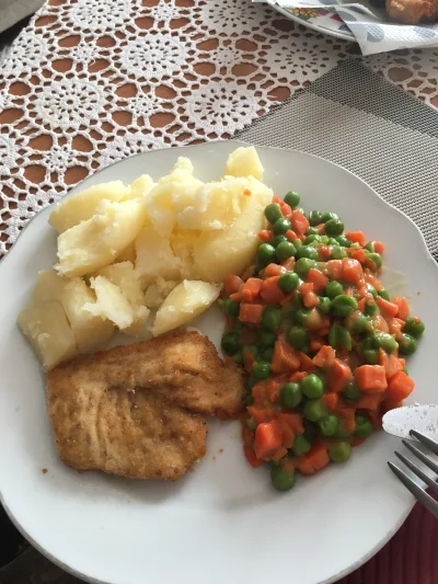 pjcezaq - Dzisiaj u mnie tradycjny polski obiad, mielone z surówką i kartoflami
#pdk ...