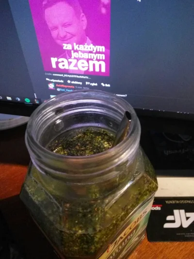 kbryla - Gdy zapomni się wziąć matero z domu ( ͡º ͜ʖ͡º)
#yerbamate #gownowpis trochę ...