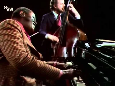 likk - > Putin' - Oscar Peterson Trio feat. Ben Webster 

#jazz #ocieplaniewizerunk...