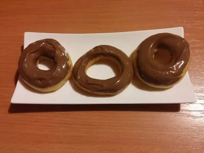 CierpkaCytryna - Nie ma to jak świeże donuty robione o 4 w nocy (⌐ ͡■ ͜ʖ ͡■)

#gotu...
