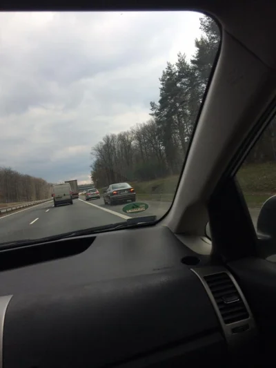 papierowy_ksiezyc - UWAGA!!!!!!!!! Na A4 beżowe BMW na niemieckich blachach miga do k...