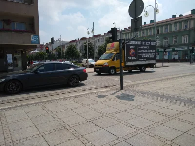 elune - W #czestochowa jeździ taki oto bus, który sieje propagandę przeciwko #lgbt i ...