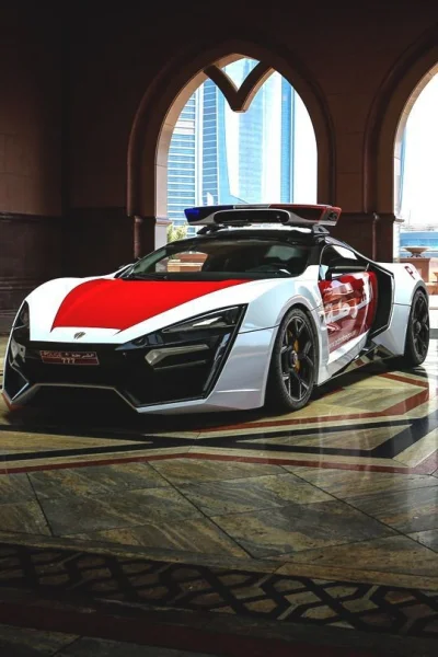 HaHard - Samochód policyjny w Abu Dabi, Lykan Hypersport Police Car

#hacontent #ci...