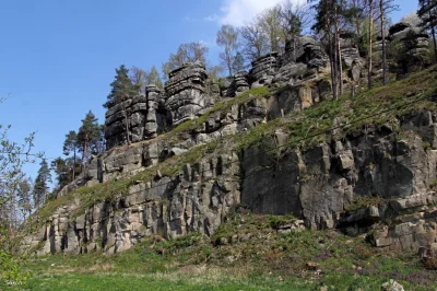 Krupier - W Polsce są też fajne skałki przypominajace te ze Szwajcarii Saksonskiej.

...