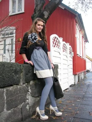 laffvintage - #moda #fashion #przegladulic zniewalająco. chcę takie rajstopy....