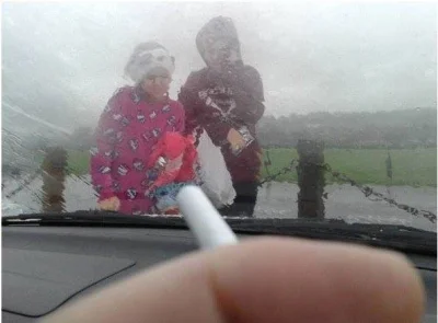 tarsycjusz - W UK rok temu wprowadzono prawo zabraniające palenia w samochodzie, w kt...