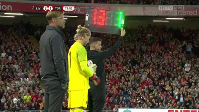 Minieri - Anfield wita Kariusa po raz pierwszy od finału LM, ładny obrazek. 
#pilkan...