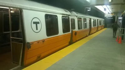 TacoPolaco - @TacoPolaco: No ale oczywiscie metro wyglada tak. A autobusy jezdza jak ...