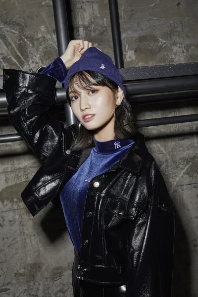 XKHYCCB2dX - #momo #twice 
#koreanka #japonka