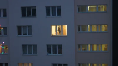 MMMMMMMMMMM - Czy też lubicie w nocy spoglądać na okna sąsiadów i zastanawiać się z j...