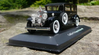 PiotrekW115 - Model należącego do Al Capone Cadillaca V16 z 1930 roku. Samochód impon...