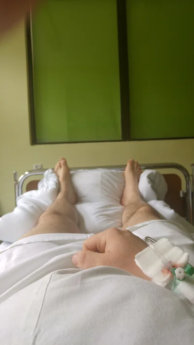 gorfobrut - #szpital #opetacja
Jeszcze tylko bandażowanie nóg przed operacją i na st...