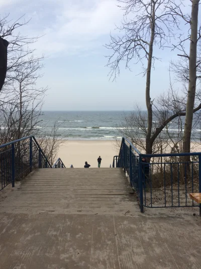 obsess - Znalazłam tajne przejście na plaże w #szczecin, tylko strasznie wieje