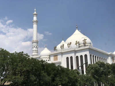 Robert542 - @kotbehemoth: Tam jest chyba jeden meczet (Wielki Meczet w Hohhot) - ale ...