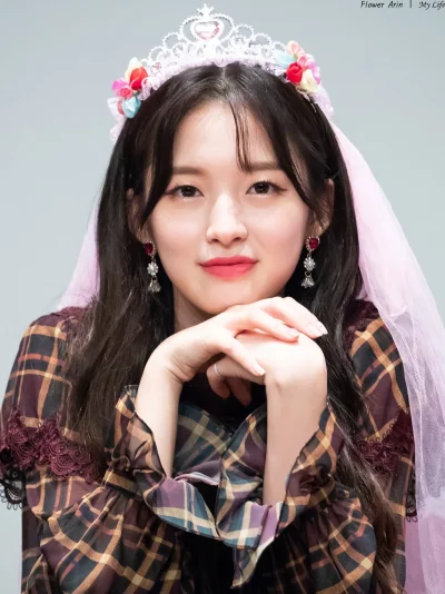 XKHYCCB2dX - #arin #ohmygirl 
#koreanka