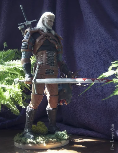 Revens - Figurka Wiedźmina Geralta z Rivii (ʘ‿ʘ)

Jak ją zobaczyłem, prawie zemdlał...