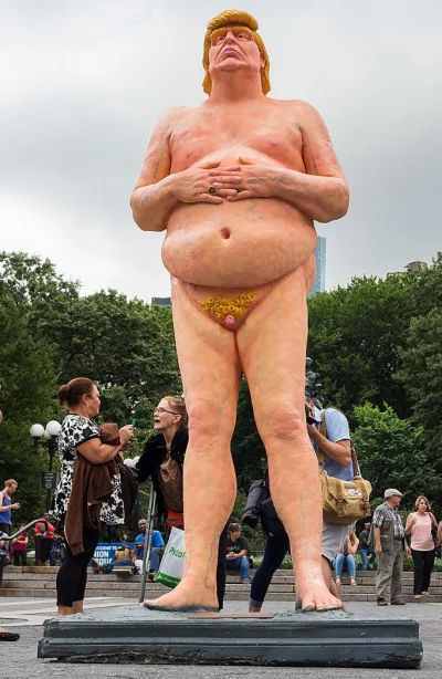 Corvo - Statua Trumpa w Nowym Jorku :)
#trump #sztuka #propaganda