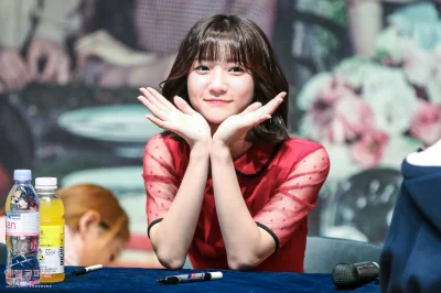 K.....o - #binnie #ohmygirl 
#koreanka