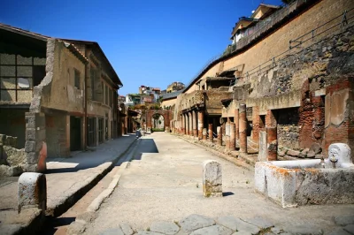 IMPERIUMROMANUM - HERKULANUM

Herkulanum nazywane także Herkulaneum (Herculaneum) j...