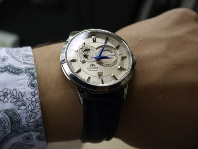 Tam1ek - @Tam1ek: 
#zegarek #watchboners

Właśnie do mnie jedzie :3