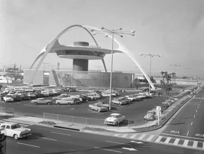 MagiaPianek - Theme Building aka Lax Restaurant w 1961 roku
#fotohistoria #usa