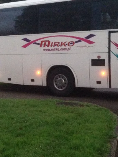 demstair - Mirki jadę zagranice właśnie patrzcie jakim busem xD