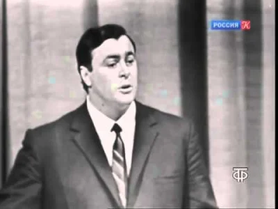 M.....m - Tutaj dla kontrastu młody Luciano Pavarotti. Mnie o wiele ciężej jest uwier...