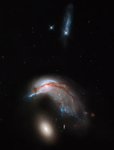 nikto - „Pingwin z jajem”, czyli dwie galaktyki oddziałujące ze sobą.

Agencje NASA...