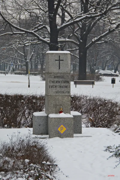 Iudex - @KochamWroclaw: Możecie sobie Dodać Pomnik Ludzi ze znakiem "P", przy Skwerze...
