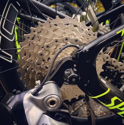 N.....a - Jak cholera Tinkoff(i inni) potrafią tak wyczyścić napęd.

Smaruje rohlof...