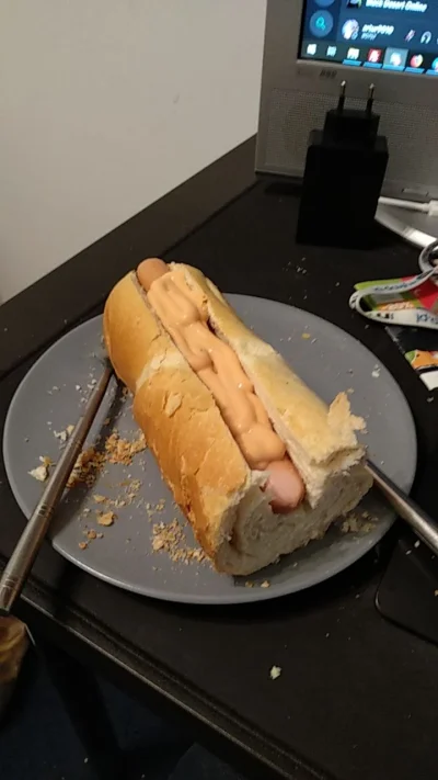 a.....0 - Kiedy jesteś zbyt skąpy na hotdoga. #studenckiejedzenie #jedzenie

``
1/...