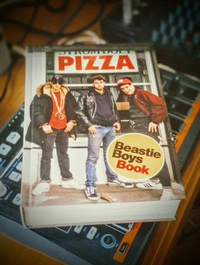 FireFucker - Przyszła! Prawie 600 stron. 

#beastieboys #muzyka #ksiazki #chwalesie...