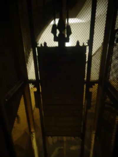 ZlodziejeTraszek - @Armo11: Jeździłeś na takich przeciwwagach w szybie windy? O.o