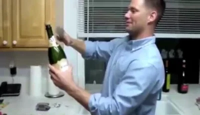 3l145z - @MrFisherman: Próbowałeś otwierać wino jak szampana tylko tłuczkiem ? :D