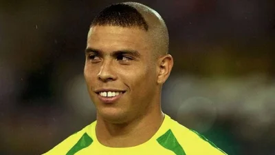 FieryDragon - @loza__szydercow: Ronaldo.
Za fryzurę