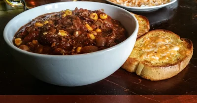 WaitWhat - Chili. 
Ktoś zgłodniał? To jest najlepsza pora na oglądanie foodporn :P. ...