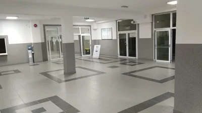 marw007 - @ChirrutImve a tutaj szkoła na innym osiedlu. Ta wygląda trochę lepiej